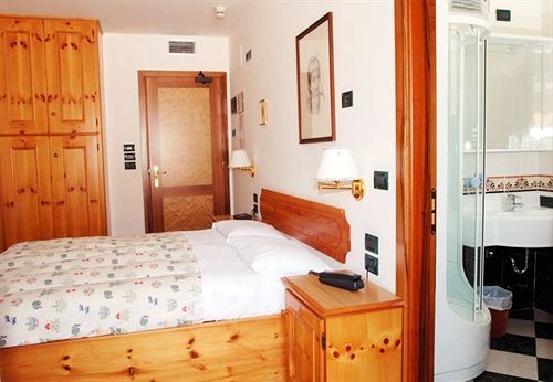 Laurino Hotell Moena Eksteriør bilde